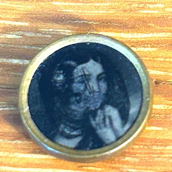 19th Century Antique Waistcoat Button with woman’s or child’s picture 1/2 inch - Picture 1 of 3